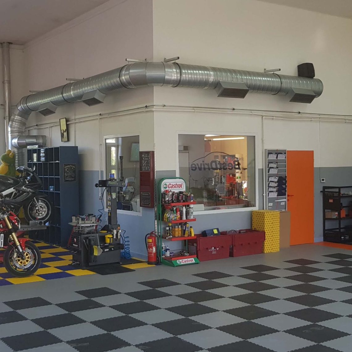 Autoservis, Česko