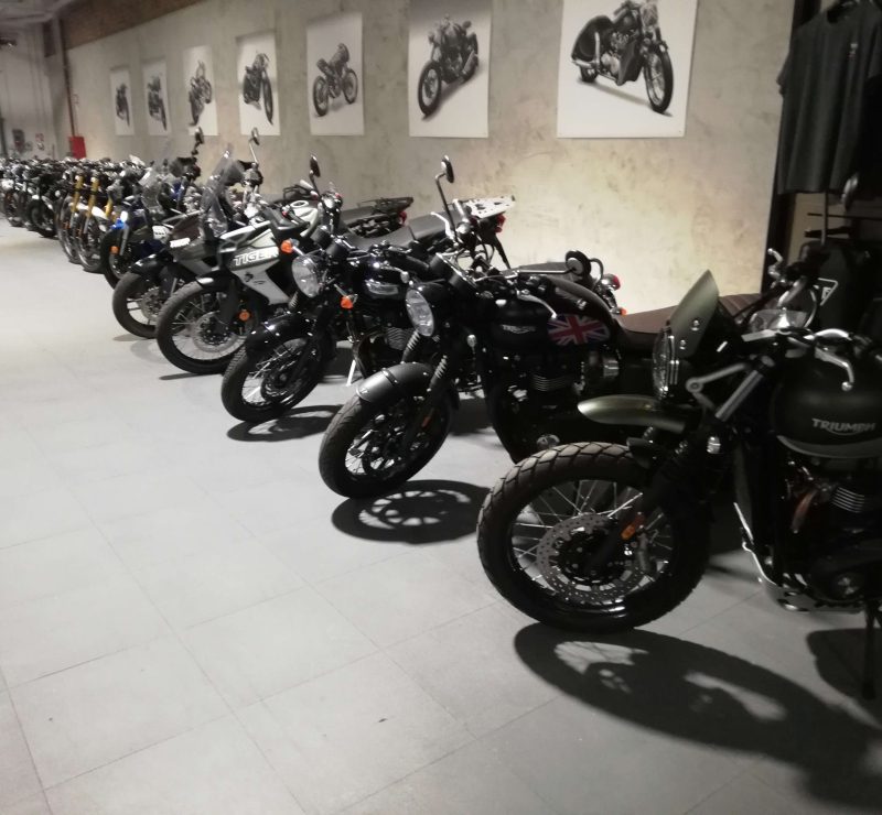 Prodejna motocyklů, Itálie
