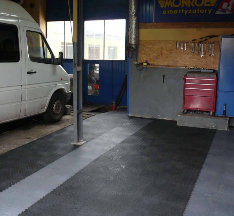 Autoservis, Polsko